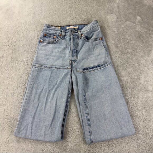 Levi's Jeans Women's Sz 25x25 Ribcage Straight Button Fly Light Blue Flare Denim - Picture 15 of 16